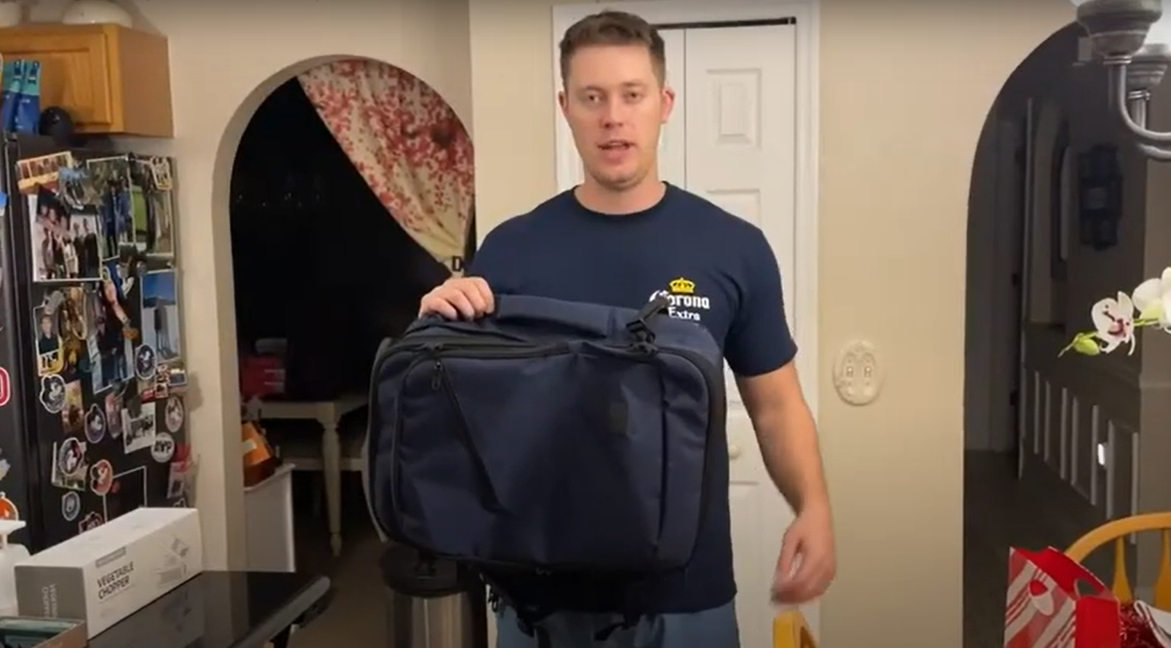 Cargar video: MATEIN travel backpack